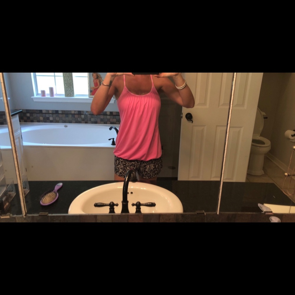 Pink lululemon work out shirt